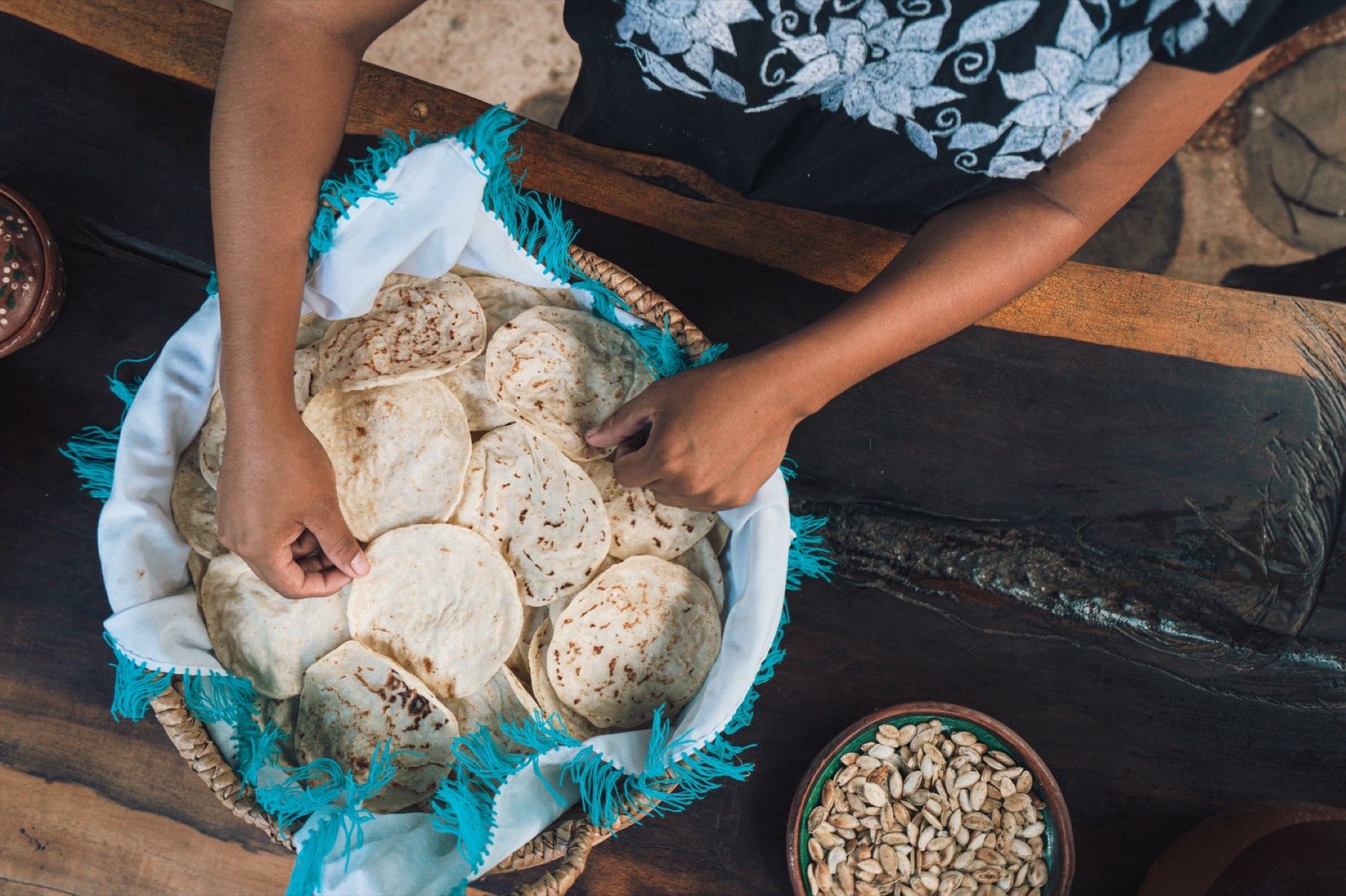 Tortillas hechas a mano de la cocina regional