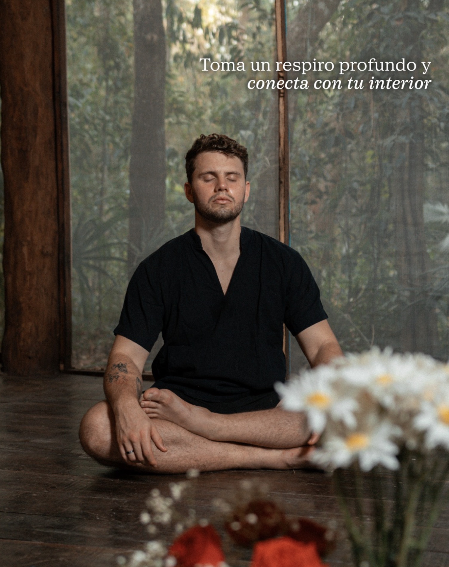 Meditación en la Shala rodeada de selva